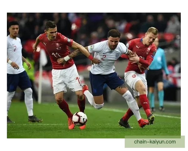 捷克1996年欧洲杯辉煌回顾：历史性胜利与状态回暖展现竞争力