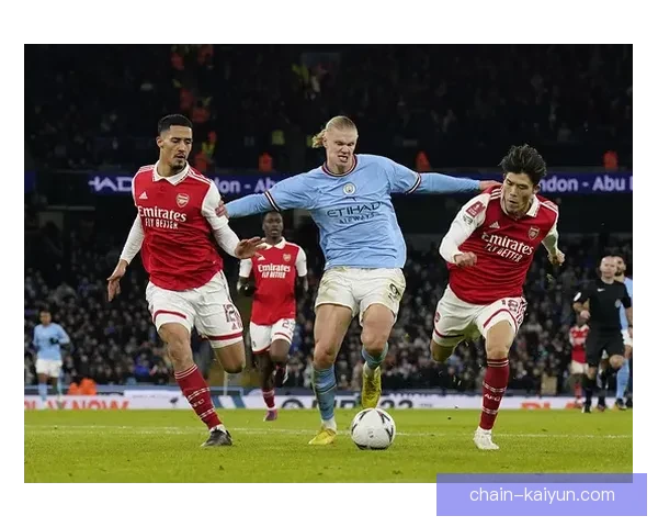 斯通斯传球能力稳健,近期表现值得关注,助力曼城攻防转换。 斯通斯传球能力稳健,近期表现值得关注,助力曼城攻防转换。