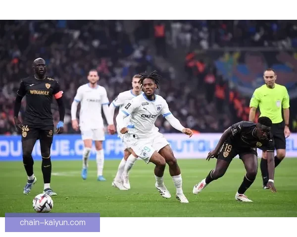 法兰克福转会策略分析：球队持续提升竞争力，打造更强阵容